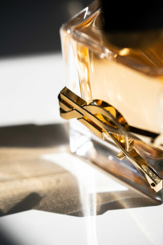 ©ElaVisual.com_Parfum_sunlight_reflection1 ©ElaVisual.com_Parfum_sunlight_reflection1