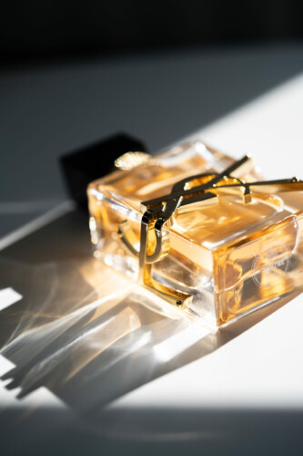 ©ElaVisual.com_Parfum_sunlight_reflection3 ©ElaVisual.com_Parfum_sunlight_reflection3